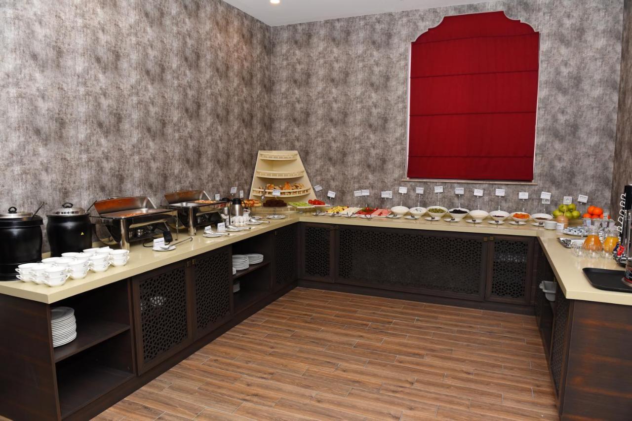 Macara Sheki City Hotel ภายนอก รูปภาพ