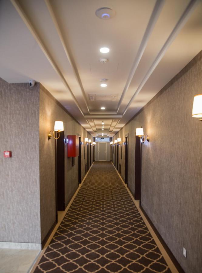 Macara Sheki City Hotel ภายนอก รูปภาพ