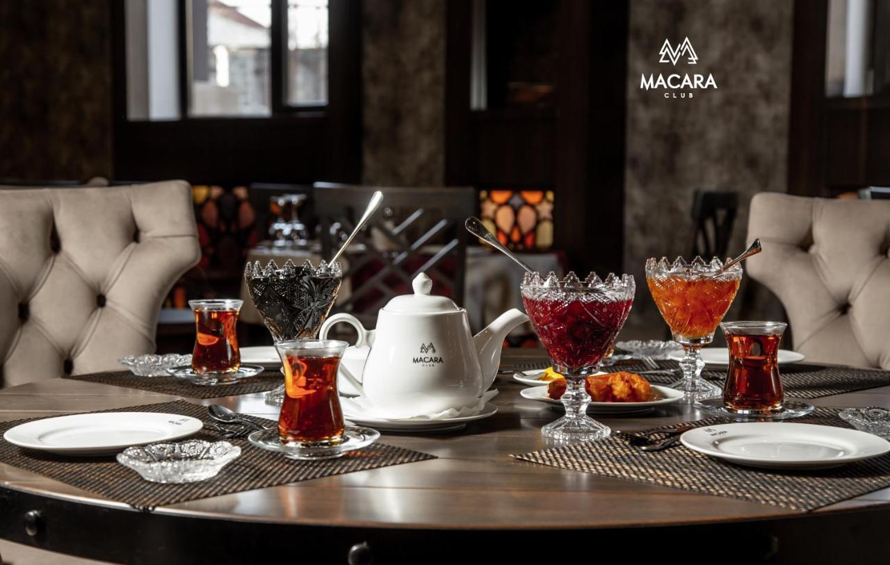 Macara Sheki City Hotel ภายนอก รูปภาพ
