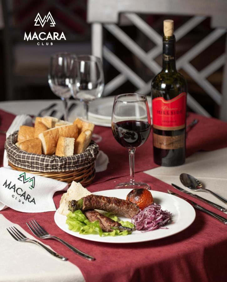 Macara Sheki City Hotel ภายนอก รูปภาพ